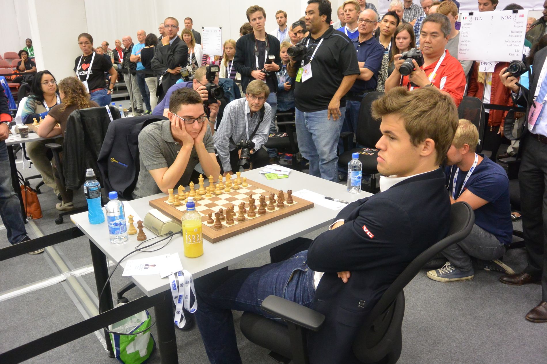Magnus Carlsen Og Norge Knuste Italia